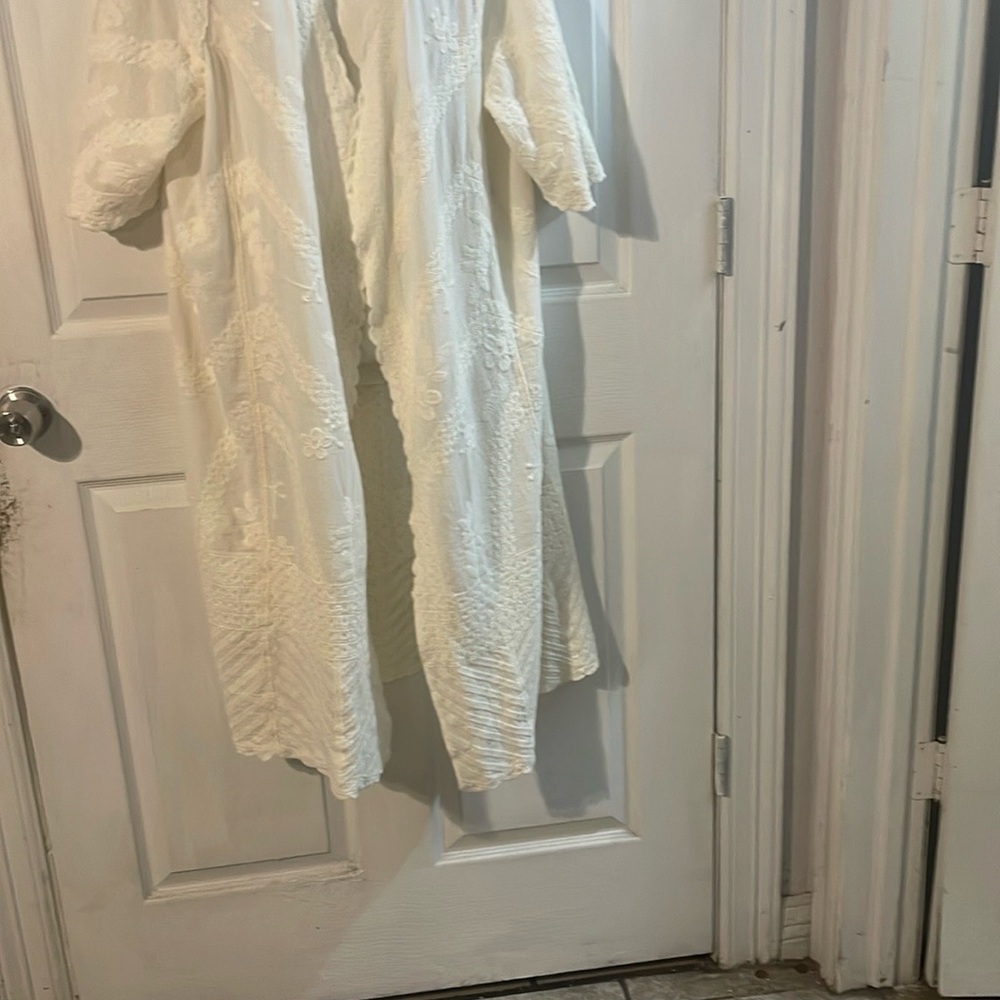 Elegant Cream Lace Women's Tunic - Picture 4 of 9